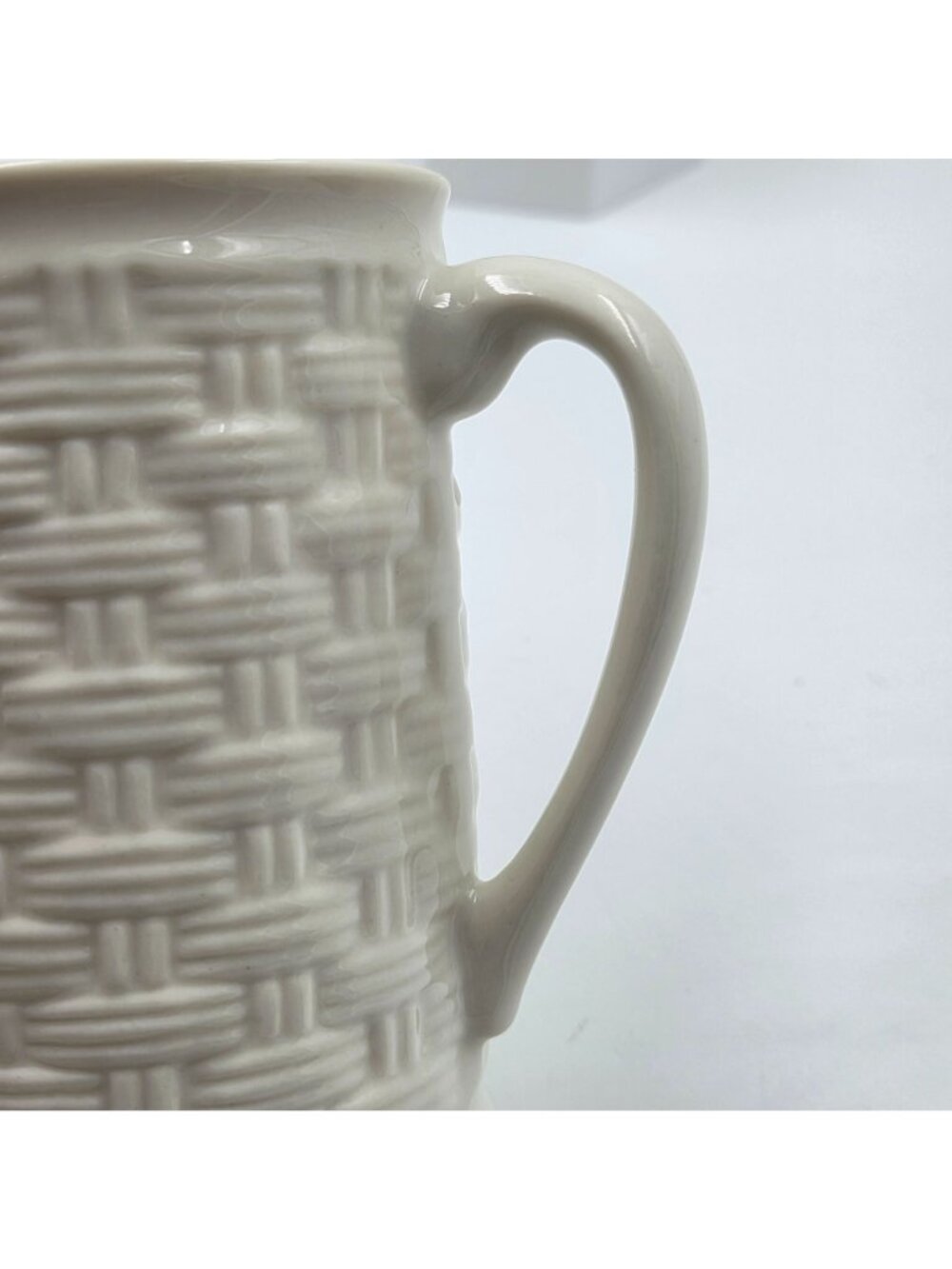 Belleek Pottery Shamrock Basketweave Himself Mug - Picture 7 of 7